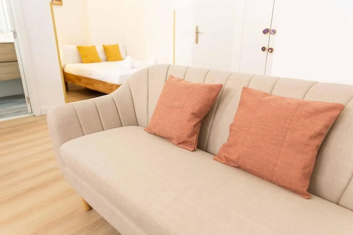 New Studio - Plaza Merced Malaga